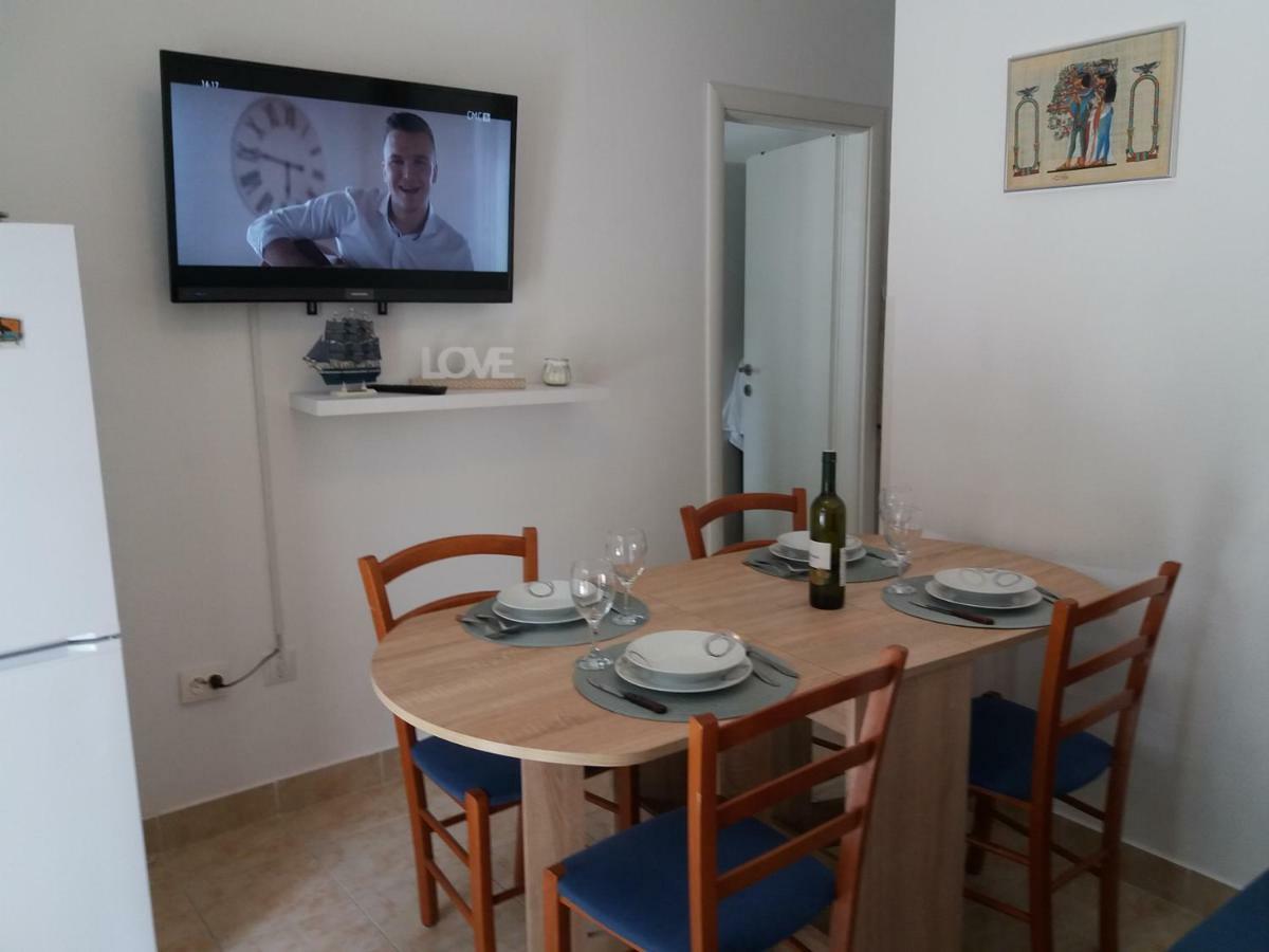 Apartment Fortuna Nečujam Extérieur photo